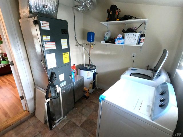 932 Bedford RD, Vinton, VA 24179
