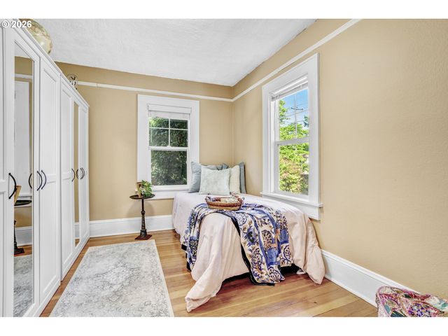 9842 Se HAROLD St, Portland, OR 97266