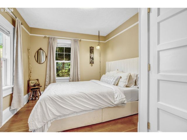 9842 Se HAROLD St, Portland, OR 97266