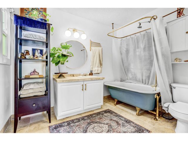 9842 Se HAROLD St, Portland, OR 97266