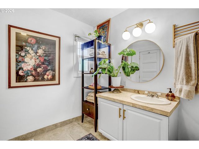 9842 Se HAROLD St, Portland, OR 97266