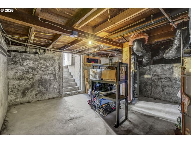 9842 Se HAROLD St, Portland, OR 97266