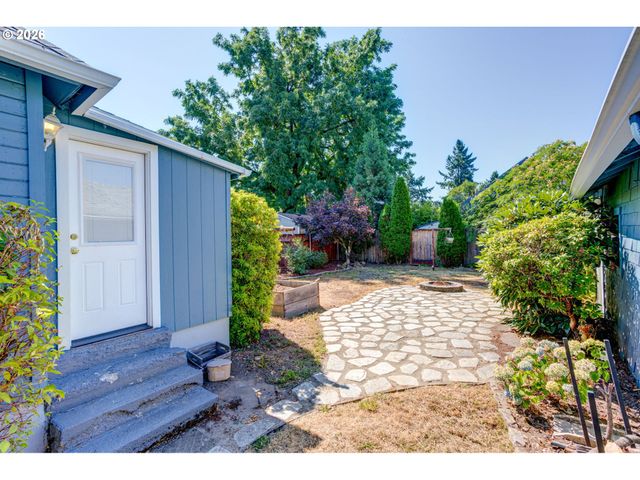 9842 Se HAROLD St, Portland, OR 97266