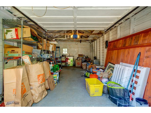 9842 Se HAROLD St, Portland, OR 97266