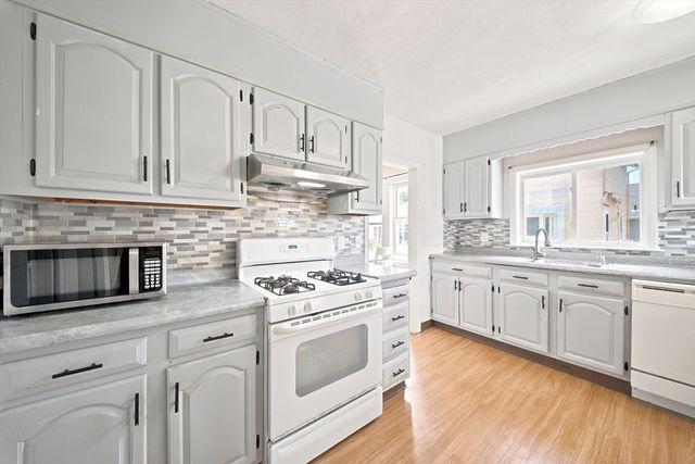 19 Princeton Ave, Weymouth, MA 02191