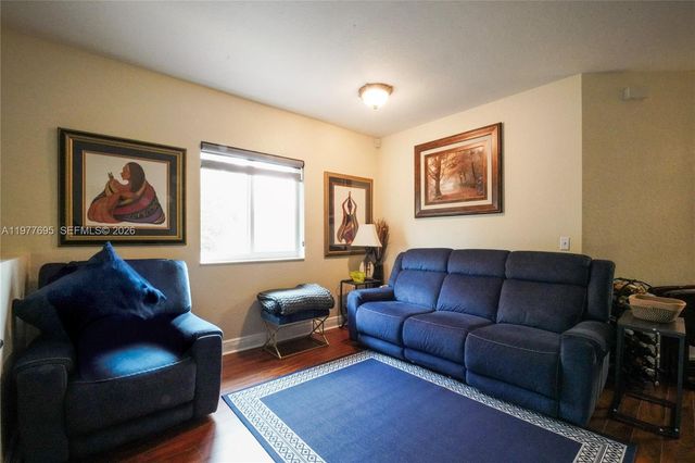 3335 Palomino Dr 323-3, Davie, FL 33024