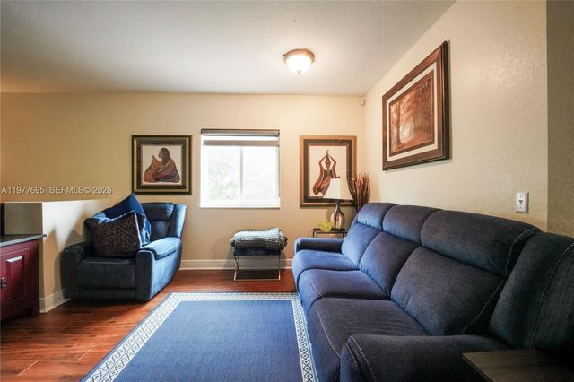 3335 Palomino Dr 323-3, Davie, FL 33024