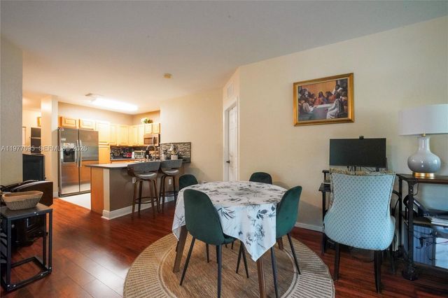 3335 Palomino Dr 323-3, Davie, FL 33024