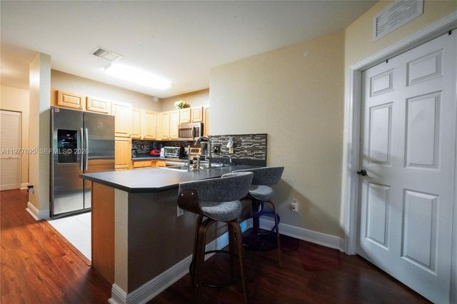 3335 Palomino Dr 323-3, Davie, FL 33024