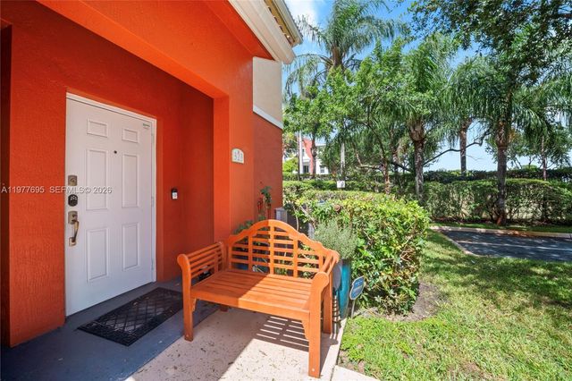 3335 Palomino Dr 323-3, Davie, FL 33024