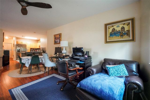 3335 Palomino Dr 323-3, Davie, FL 33024