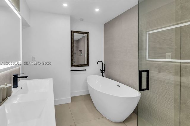 1524 NE 14th Ter, Fort Lauderdale, FL 33304