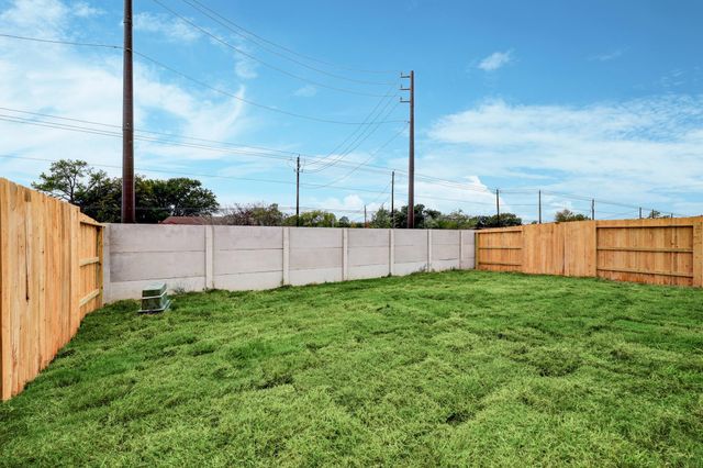 8907 Estes Lake Drive, Baytown, TX 77521