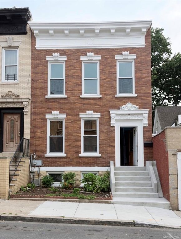 33 Sunnyside Court, Brooklyn, NY 11207 — exterior