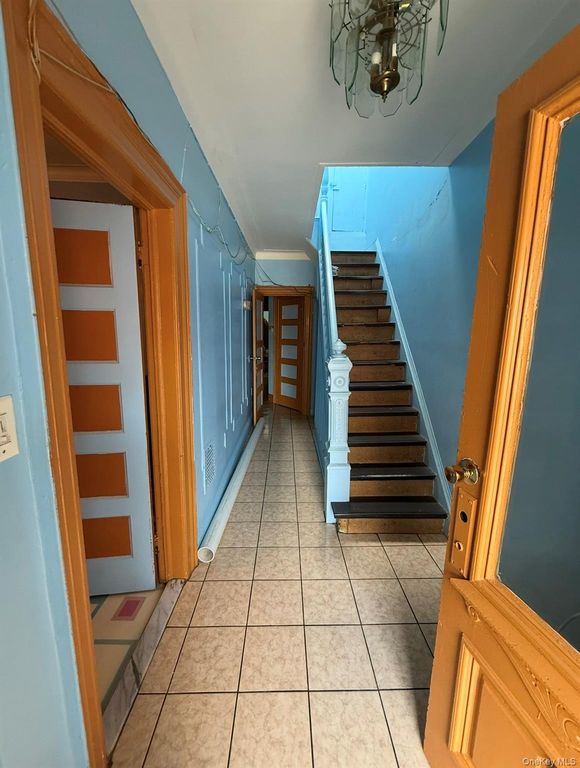 33 Sunnyside Court, Brooklyn, NY 11207 — photo 2
