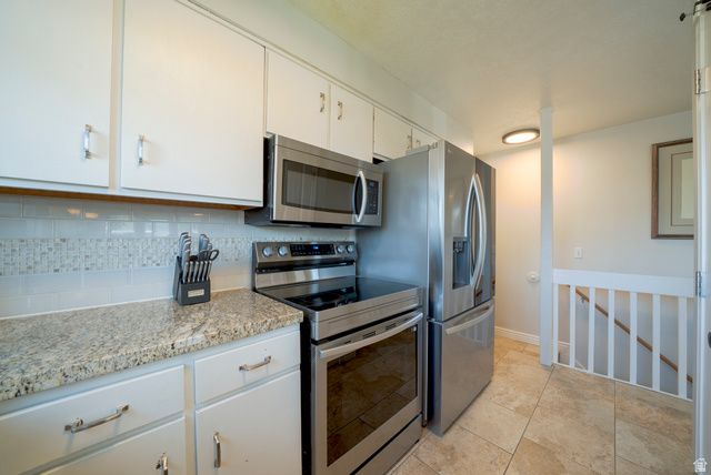 6739 S BLUE FLOWER CT, West Jordan, UT 84081