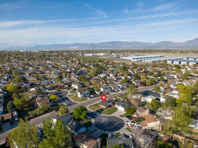 6739 S BLUE FLOWER CT, West Jordan, UT 84081