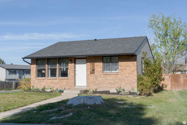 6739 S BLUE FLOWER CT, West Jordan, UT 84081