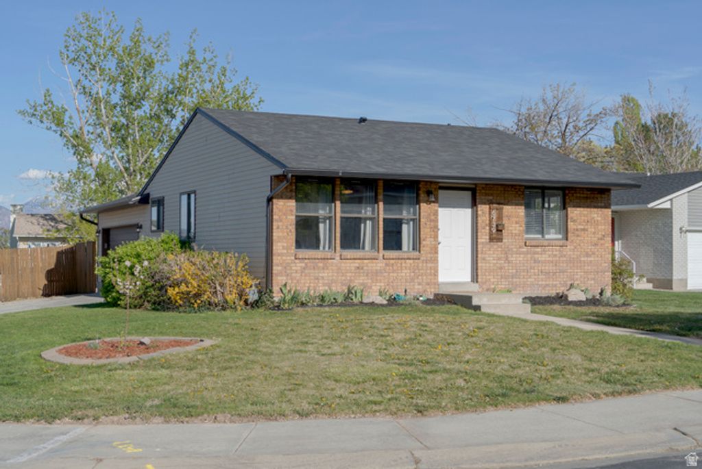 6739 S BLUE FLOWER CT, West Jordan, UT 84081