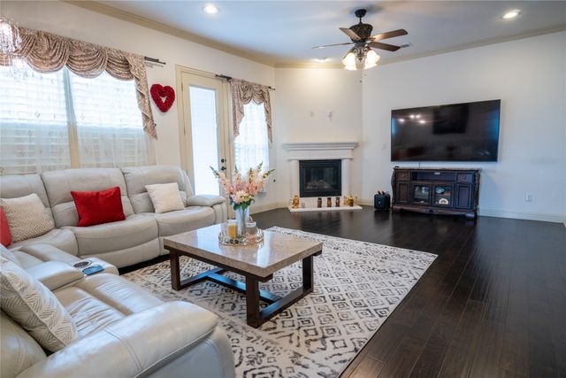 5117 Wakefield Drive, Irving, TX 75038