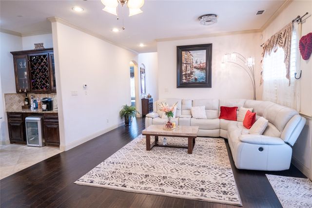 5117 Wakefield Drive, Irving, TX 75038