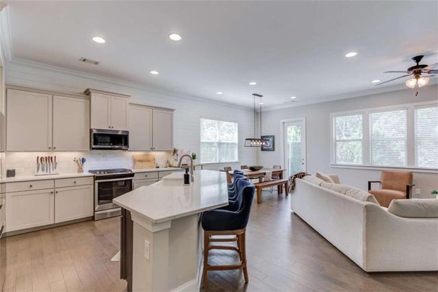 1450 Edgebrook Court, Atlanta, GA 30329