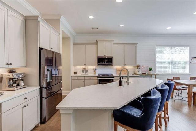1450 Edgebrook Court, Atlanta, GA 30329