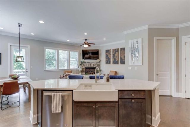 1450 Edgebrook Court, Atlanta, GA 30329