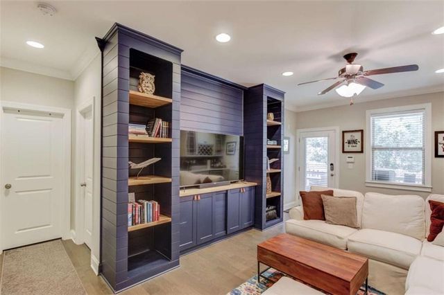 1450 Edgebrook Court, Atlanta, GA 30329