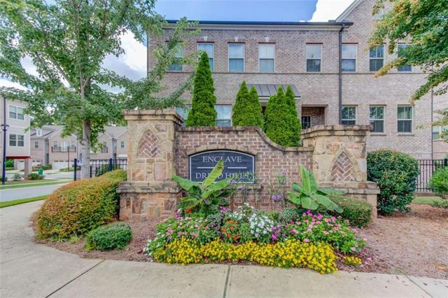 1450 Edgebrook Court, Atlanta, GA 30329
