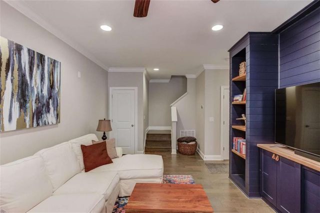 1450 Edgebrook Court, Atlanta, GA 30329