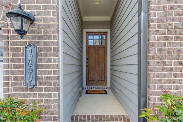 1450 Edgebrook Court, Atlanta, GA 30329