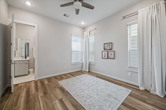 606 Thornton Road D, Houston, TX 77018