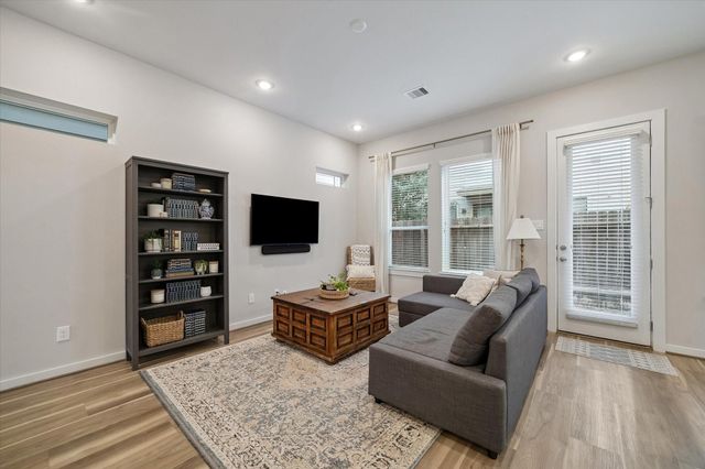 606 Thornton Road D, Houston, TX 77018