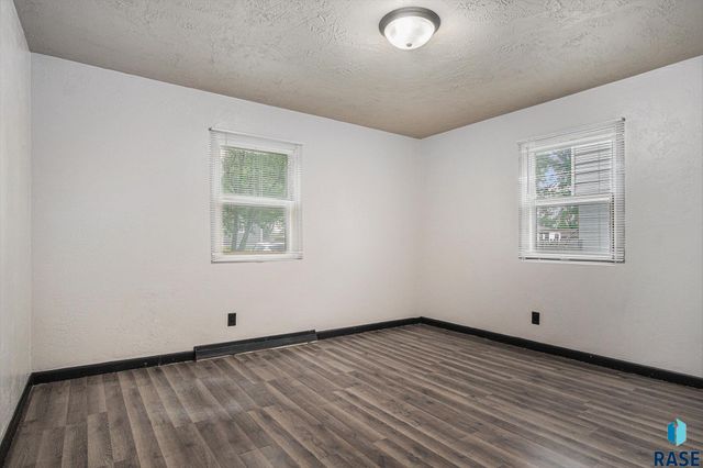 1309 S Gary Dr Drive, Sioux Falls, SD 57103