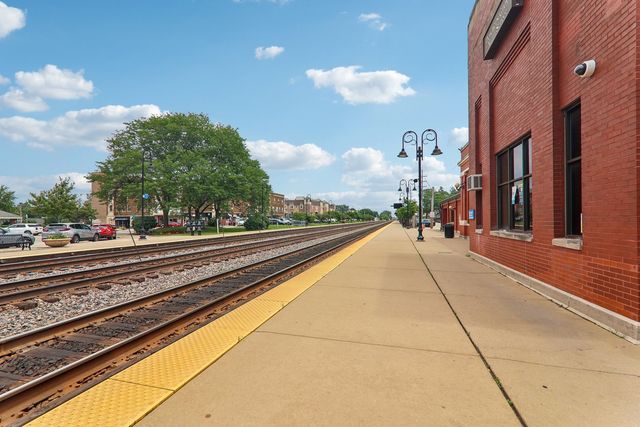 4917 Highland Avenue, Downers Grove, IL 60515