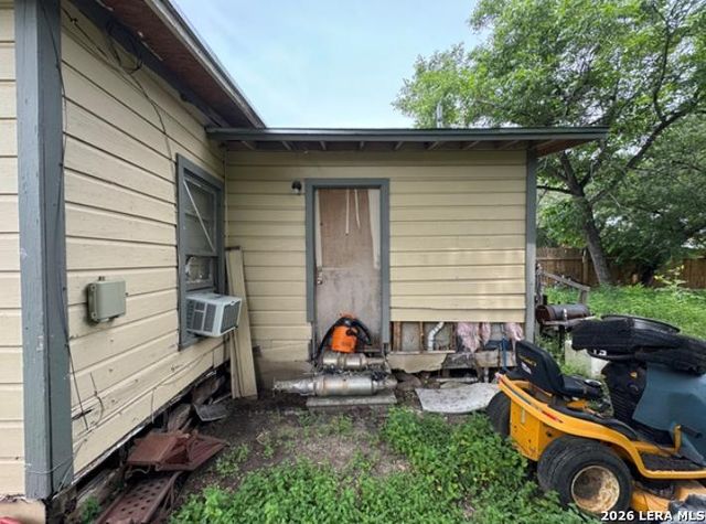 325 MCNARNEY ST, San Antonio, TX 78211