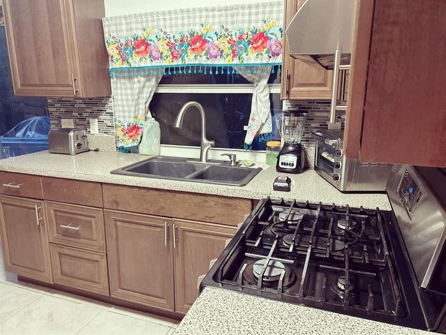 11361 NW 32nd Place, Sunrise, FL 33323