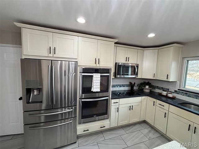 3835 Greengrass Drive, Florissant, MO 63033