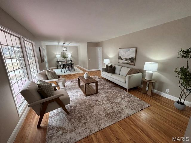 3835 Greengrass Drive, Florissant, MO 63033