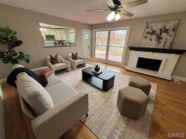 3835 Greengrass Drive, Florissant, MO 63033