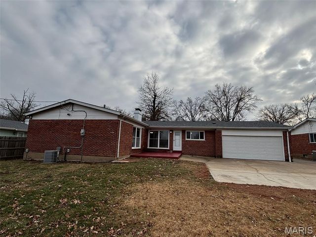 3835 Greengrass Drive, Florissant, MO 63033