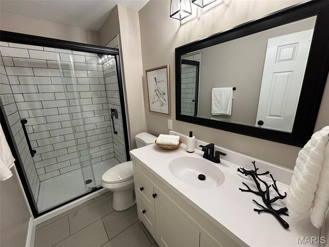 3835 Greengrass Drive, Florissant, MO 63033