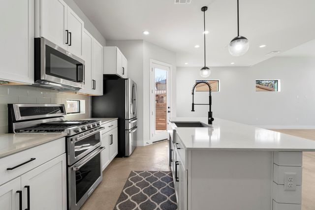 1405 Perez ST 1, Austin, TX 78721