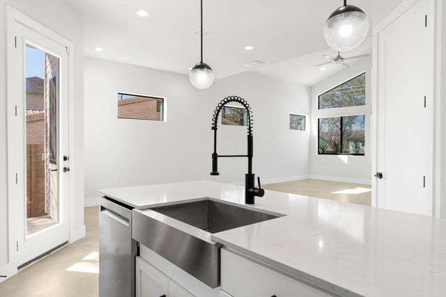 1405 Perez ST 1, Austin, TX 78721