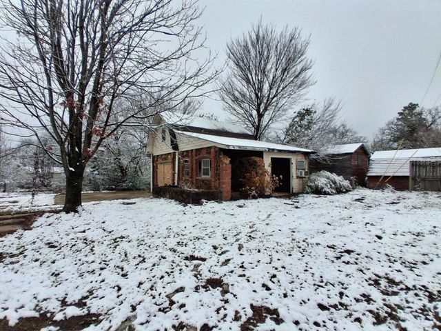 1112 S 13th Street, Tecumseh, OK 74873