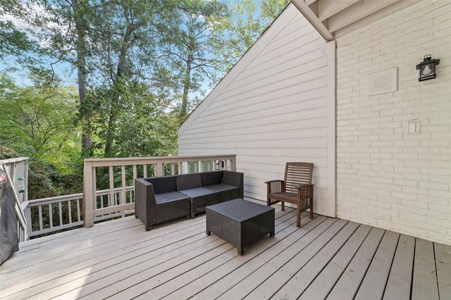 22 Sugarberry Circle, Houston, TX 77024