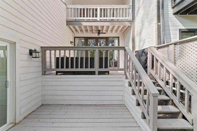 22 Sugarberry Circle, Houston, TX 77024