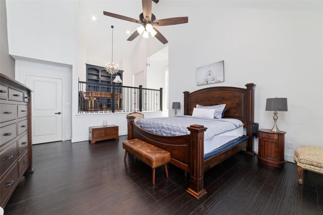 22 Sugarberry Circle, Houston, TX 77024