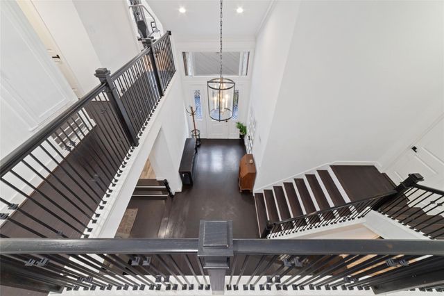 22 Sugarberry Circle, Houston, TX 77024